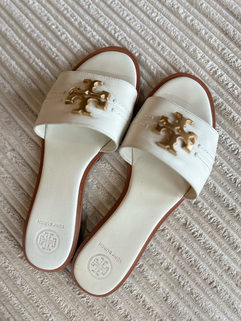 Tory Burch White/Cream Everly Slide Sandals with Gold Logo